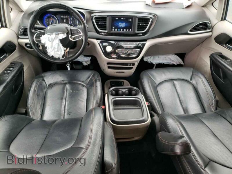2020 Chrysler PACIFICA (VIN 2C4RC1BGXLR124091) — фото 8 из 13