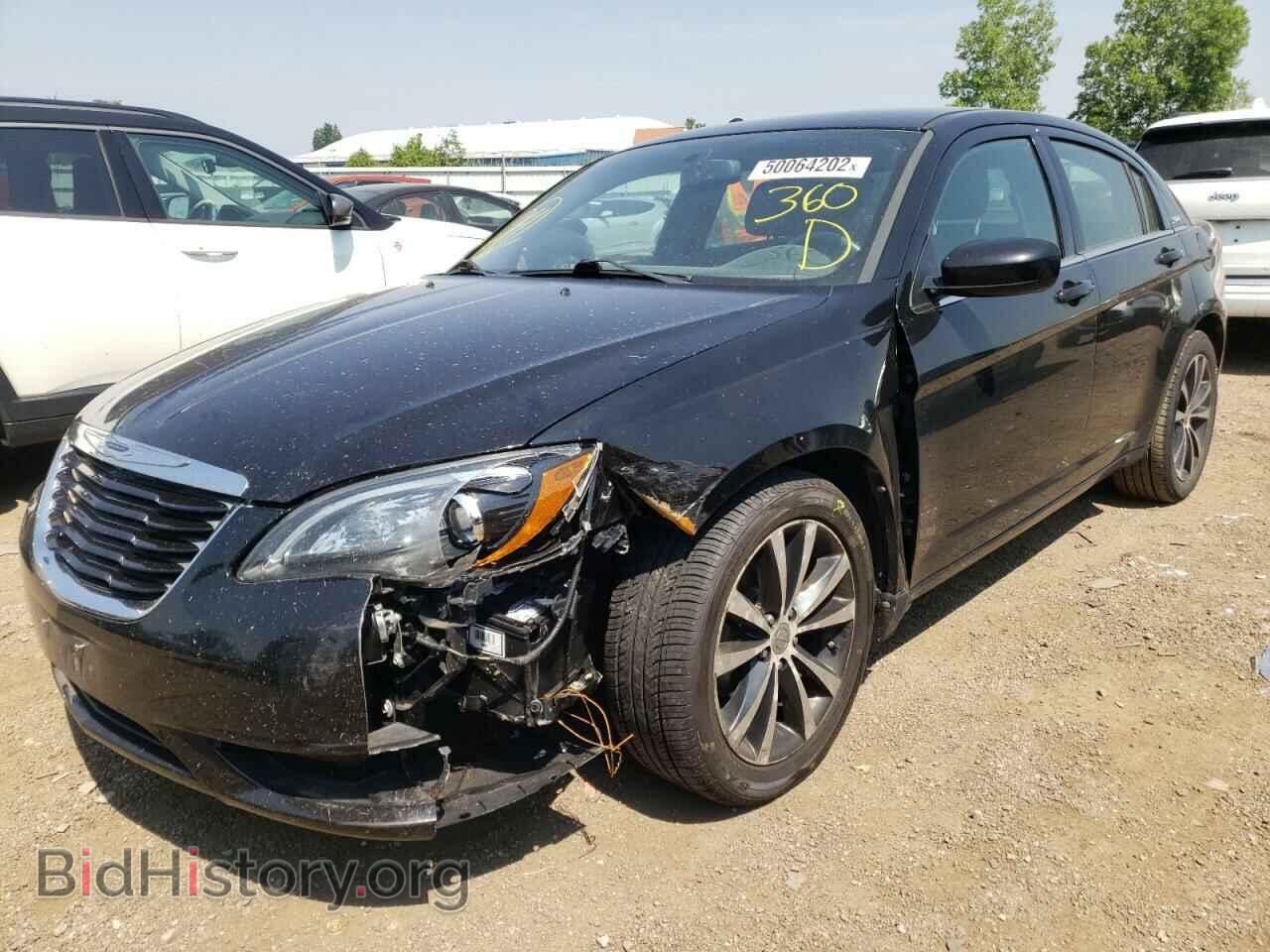 2013 CHRYSLER 200 - VIN: 1C3CCBCG8DN656890 - Фото 2