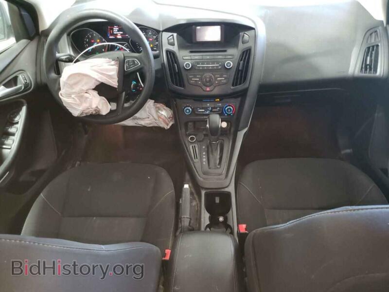 2017 Ford FOCUS (VIN 1FADP3F27HL334484) — photo 8 of 12