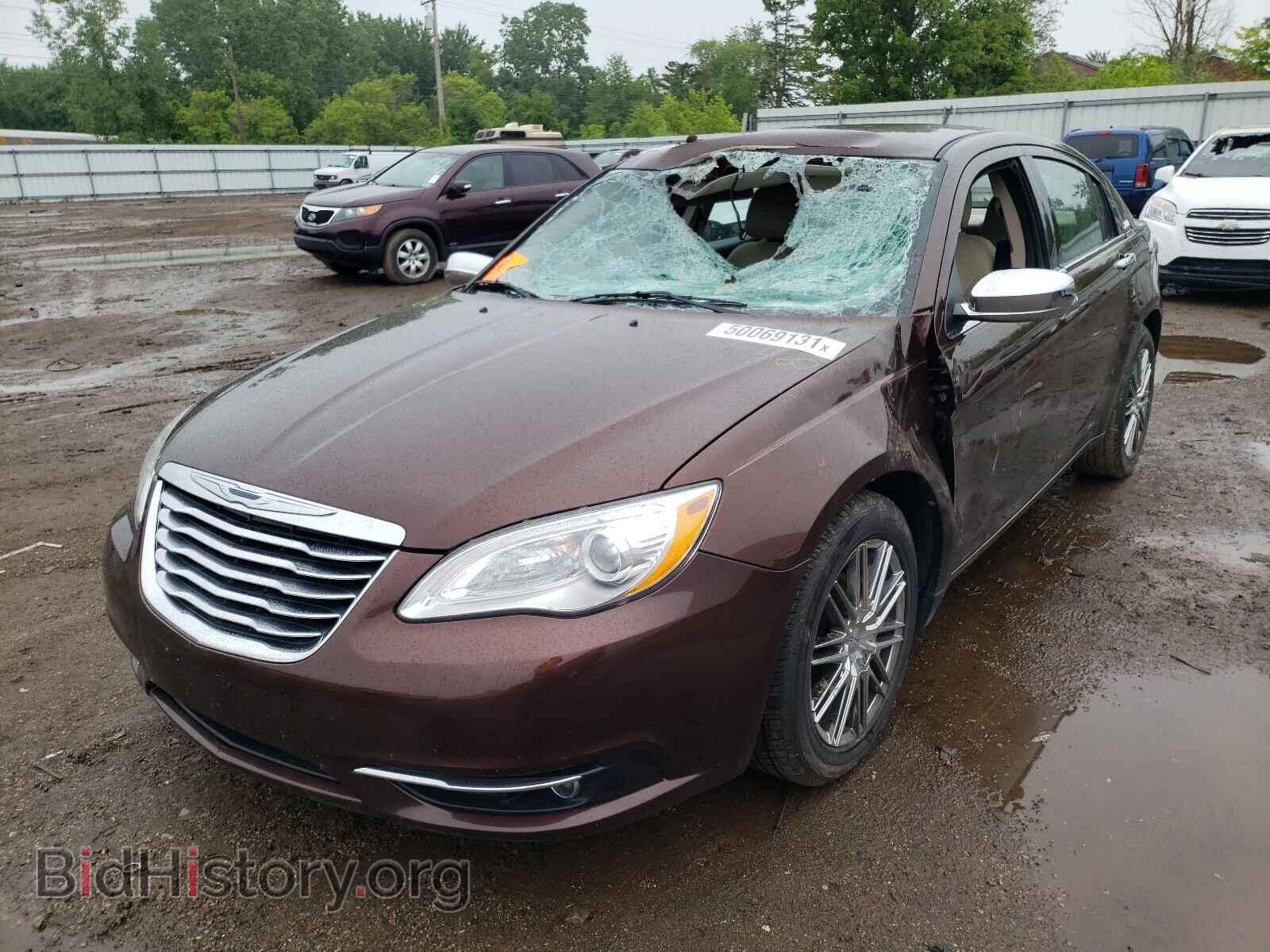 2013 CHRYSLER 200 - VIN: 1C3CCBCG1DN718212 - Photo 2