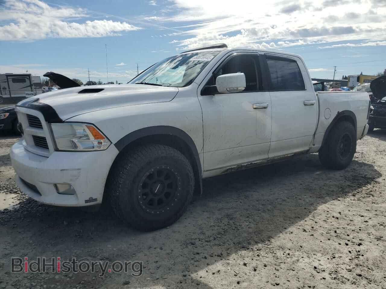 Photo 1D7RV1CT2BS645993 - DODGE All Models 2011