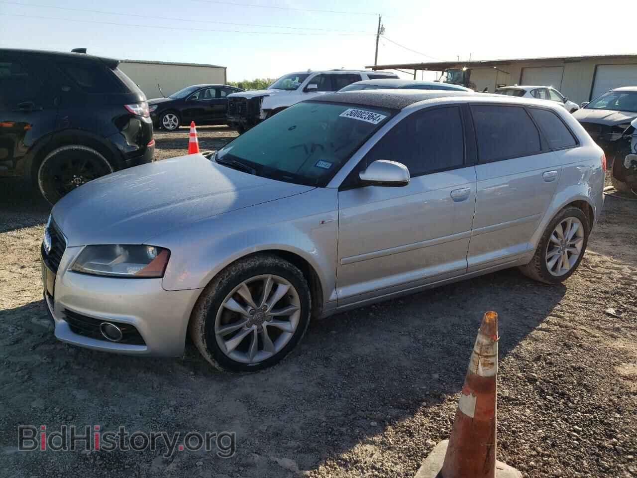 Photo WAUBEAFM0DA008395 - AUDI A3 2013