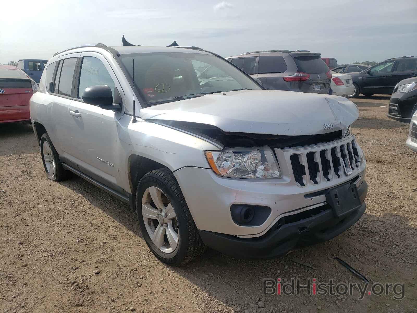 Photo 1J4NF1FB4BD282815 - JEEP COMPASS 2011