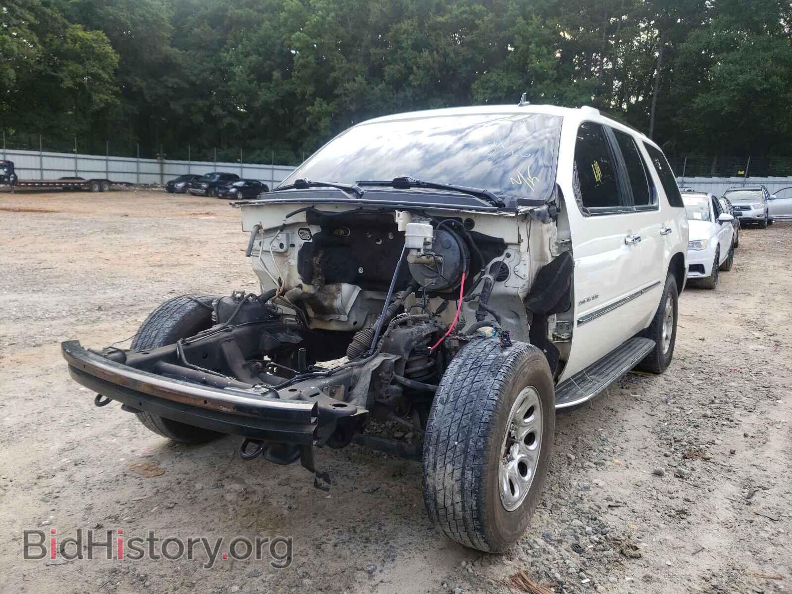 2011 CADILLAC ESCALADE - VIN: 1GYS3BEF2BR275421 - Фото 2