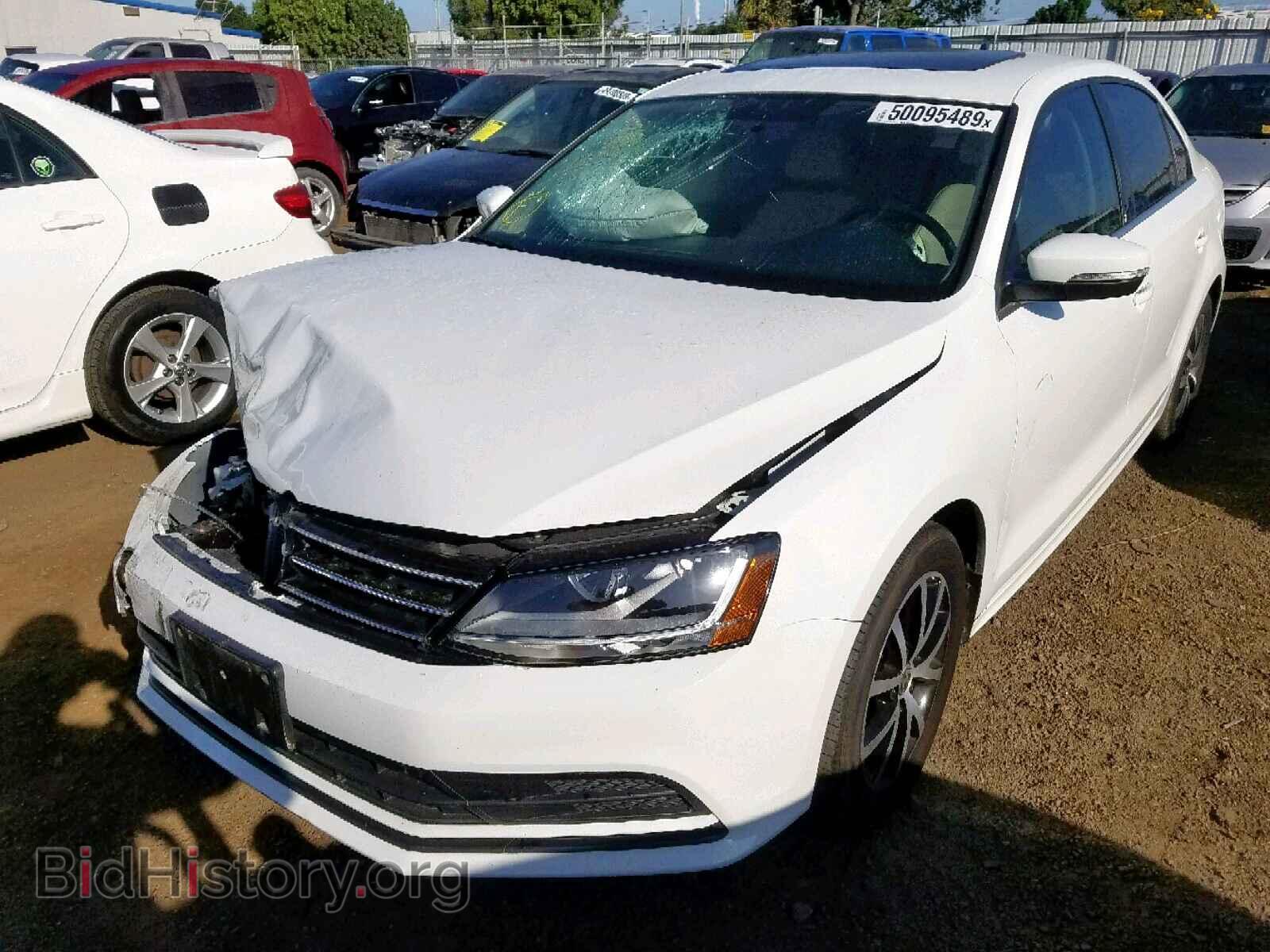 2017 VOLKSWAGEN JETTA - VIN: 3VWDB7AJ7HM262244 - Photo 2