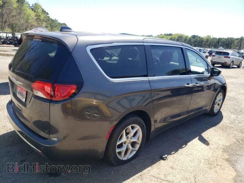 2018 Chrysler PACIFICA (VIN 2C4RC1FG7JR125710) — photo 3 of 13