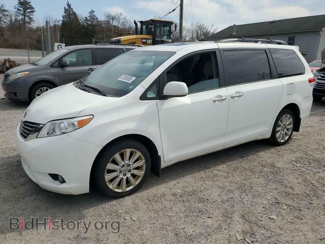 Photo 5TDDK3DC3BS028523 - TOYOTA All Models 2011