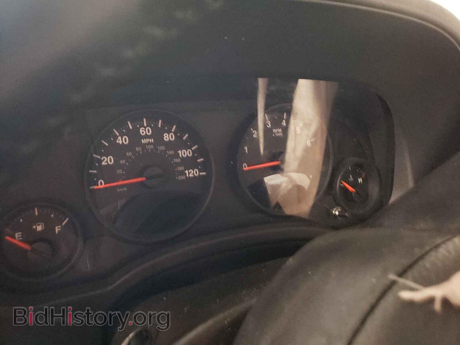 2011 JEEP COMPASS - VIN: 1J4NF1FBXBD180547 - Photo 8