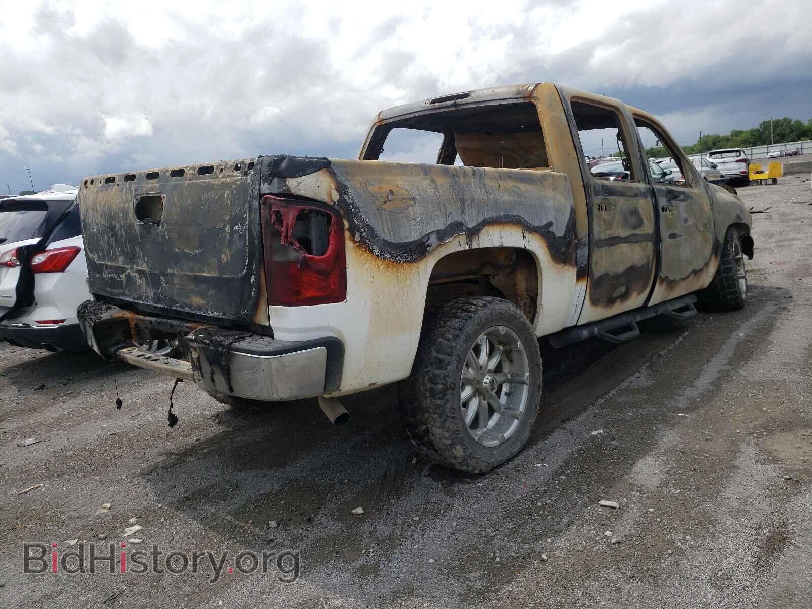 2013 CHEVROLET SILVERADO - VIN: 3GCPKSE71DG111409 - Фото 4