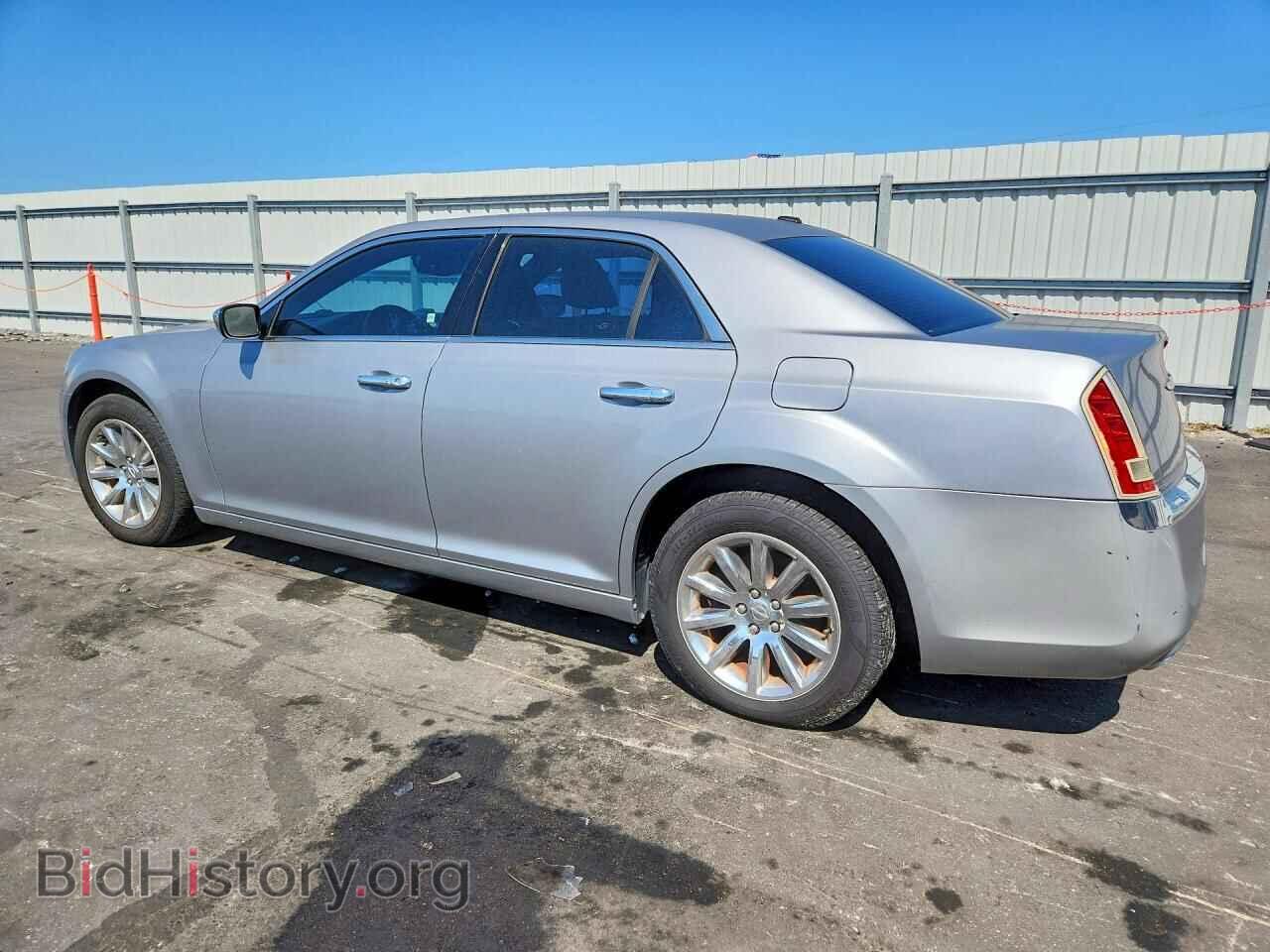 2011 CHRYSLER 300 - VIN: 2C3CA6CT4BH524600 - Photo 2