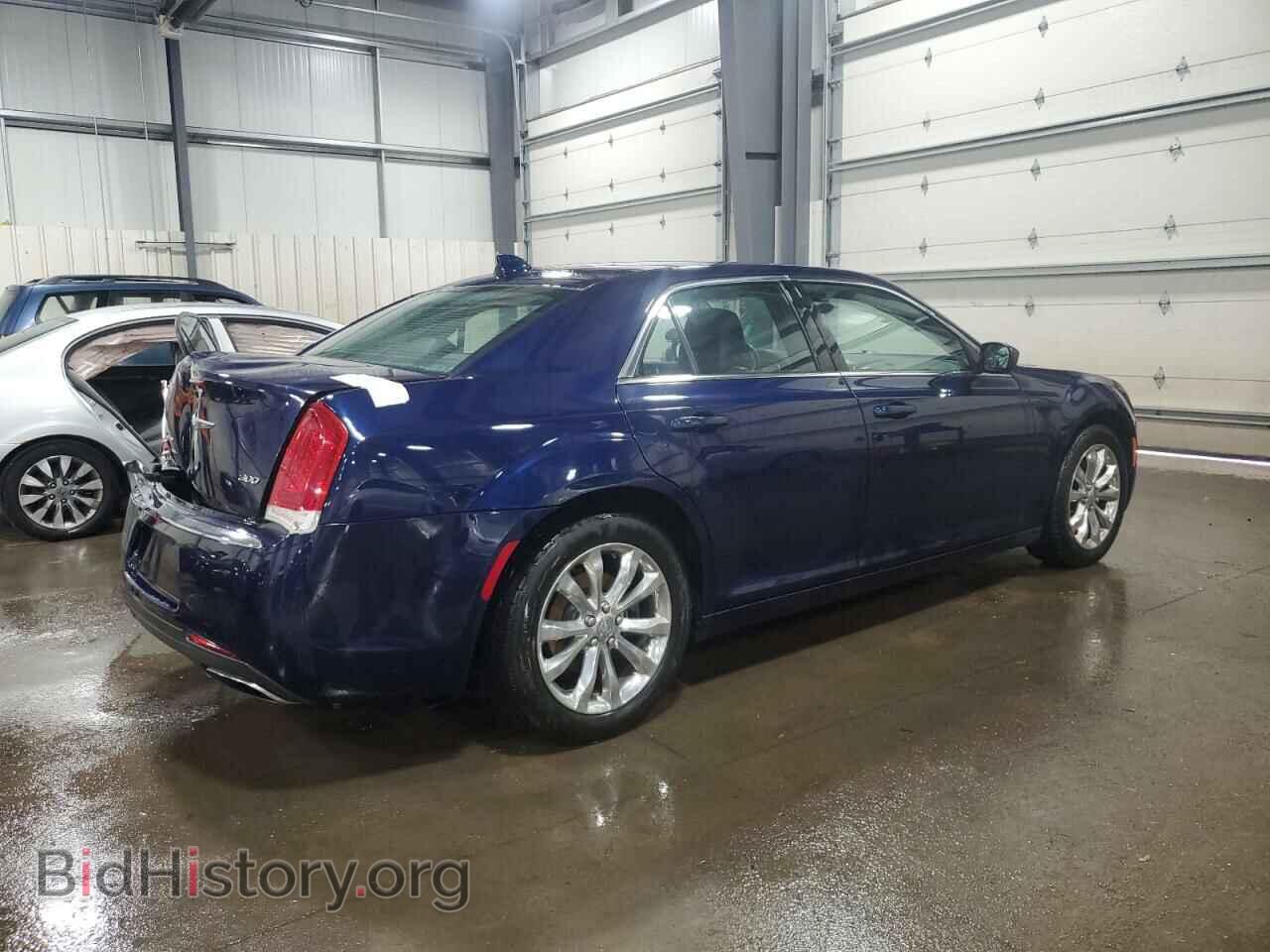 2017 CHRYSLER 300 - VIN: 2C3CCARG6HH521990 - Фото 3