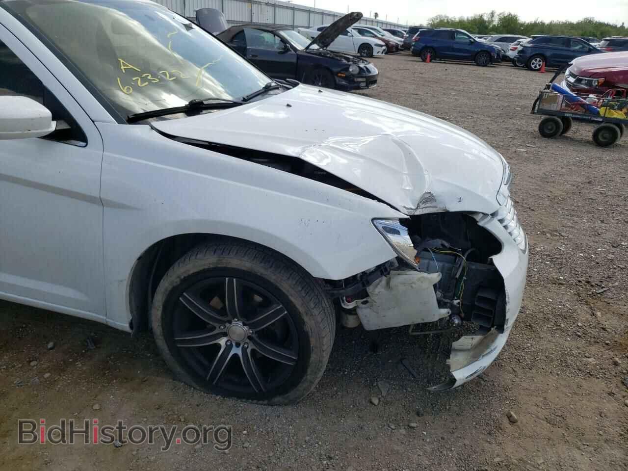 2012 CHRYSLER 200 - VIN: 1C3CCBBG2CN250037 - Фото 9
