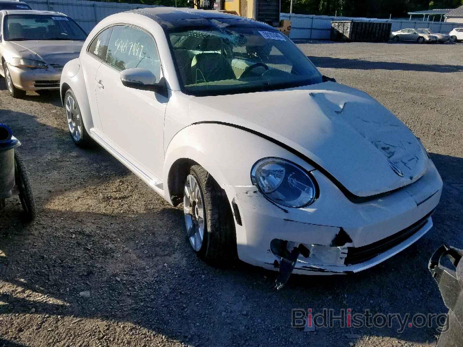 Photo 3VWJP7AT1EM611562 - VOLKSWAGEN BEETLE 2014