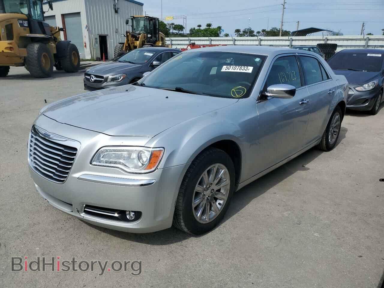 Фотография 2C3CCACG9CH223001 - CHRYSLER 300 2012