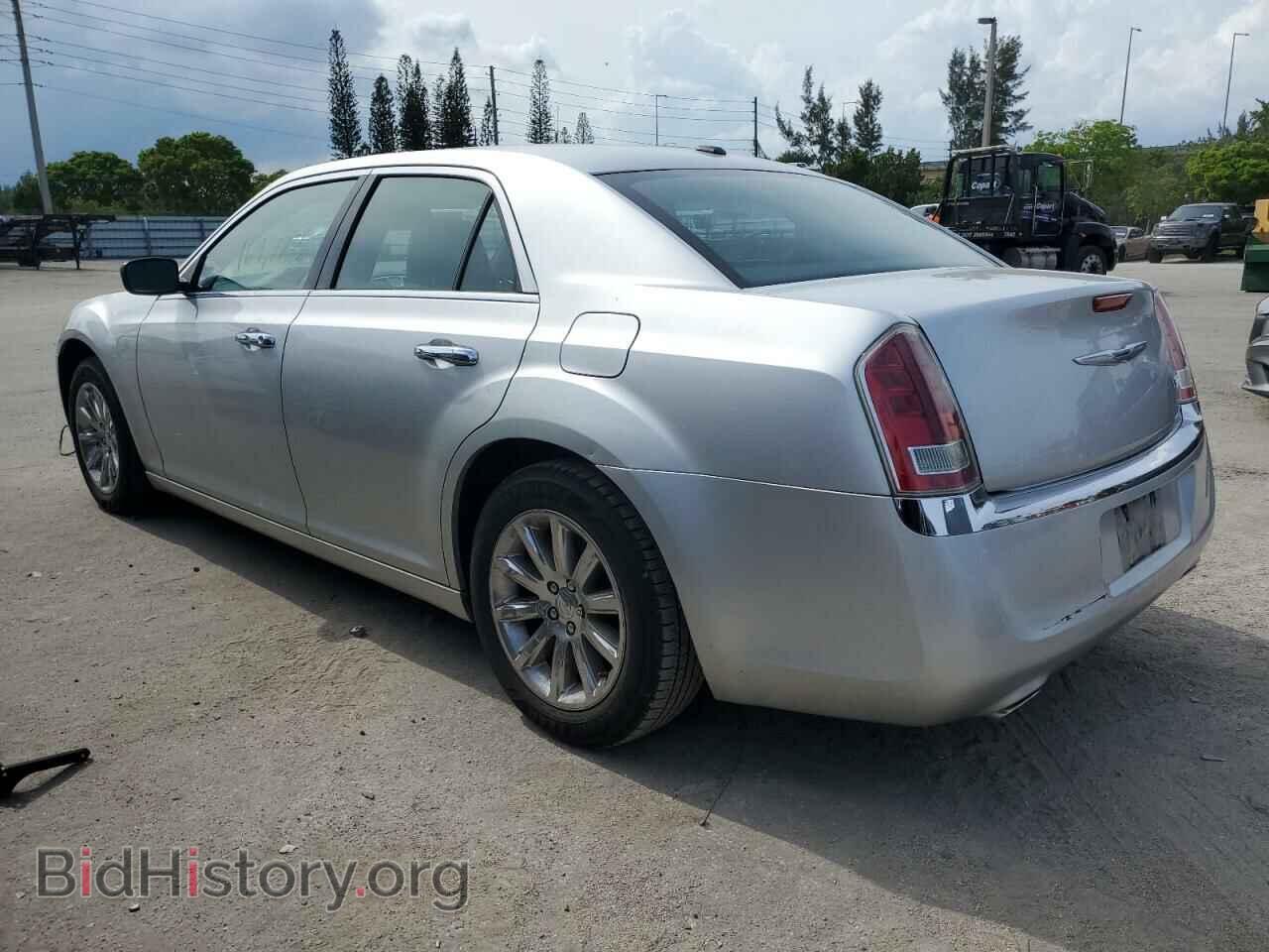 2012 CHRYSLER 300 - VIN: 2C3CCACG9CH223001 - Фото 2
