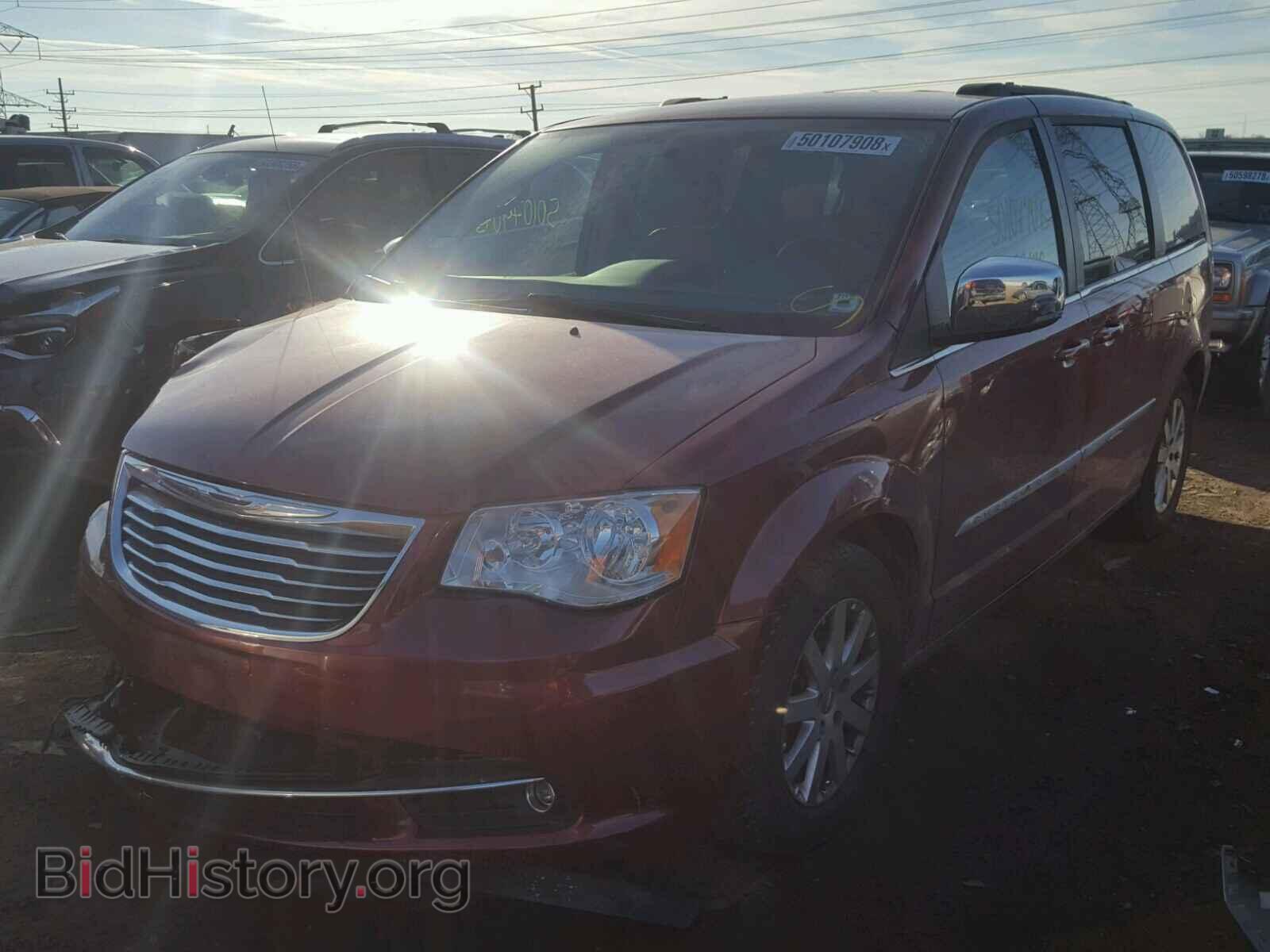 2011 CHRYSLER TOWN & COU - VIN: 2A4RR8DGXBR714580 - Photo 2