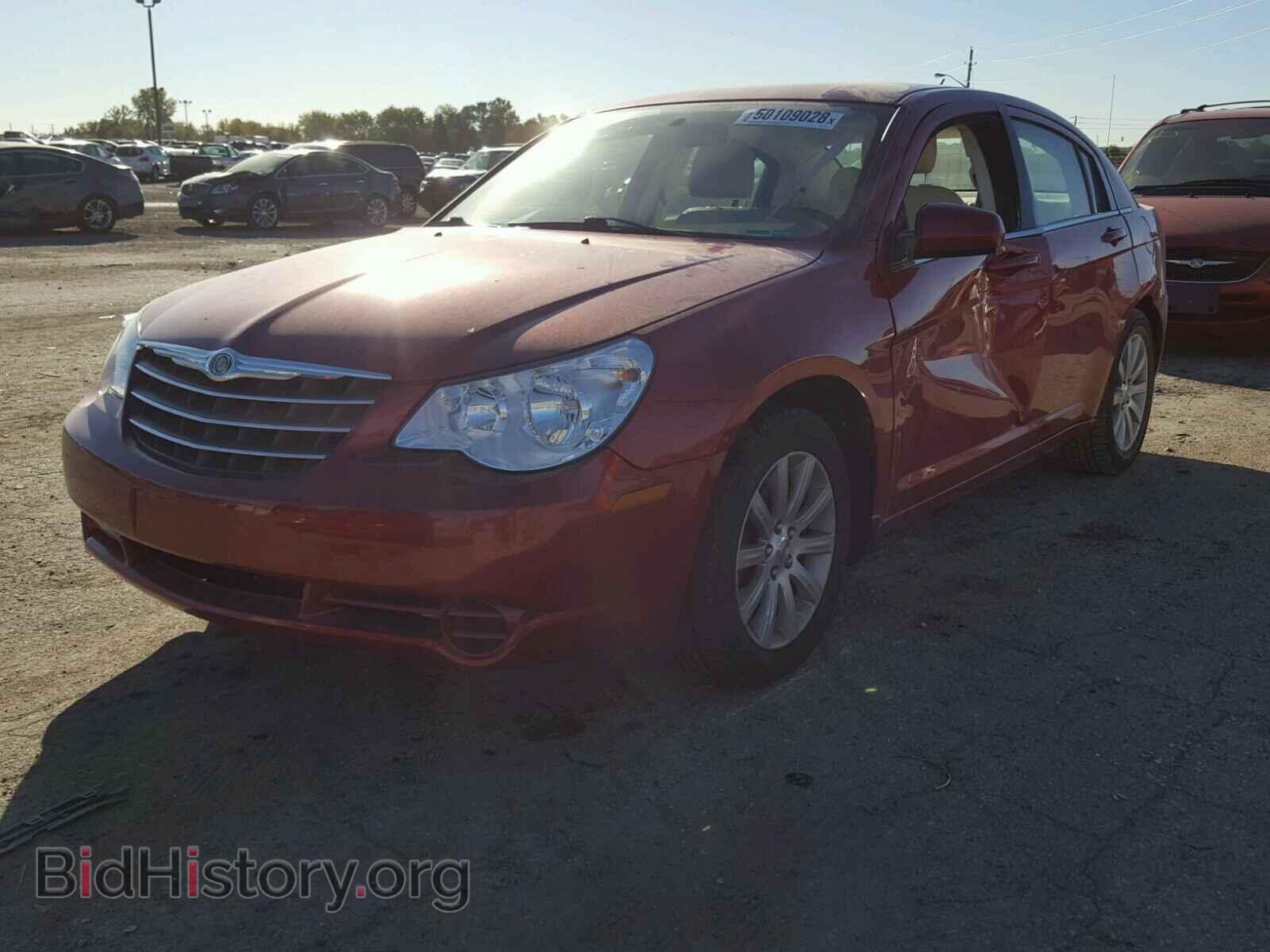 2010 CHRYSLER SEBRING - VIN: 1C3CC5FB4AN195295 - Фото 2