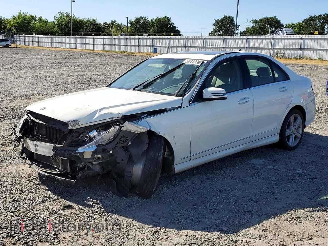Photo WDDGF5EBXBF645071 - MERCEDES-BENZ C-CLASS 2011