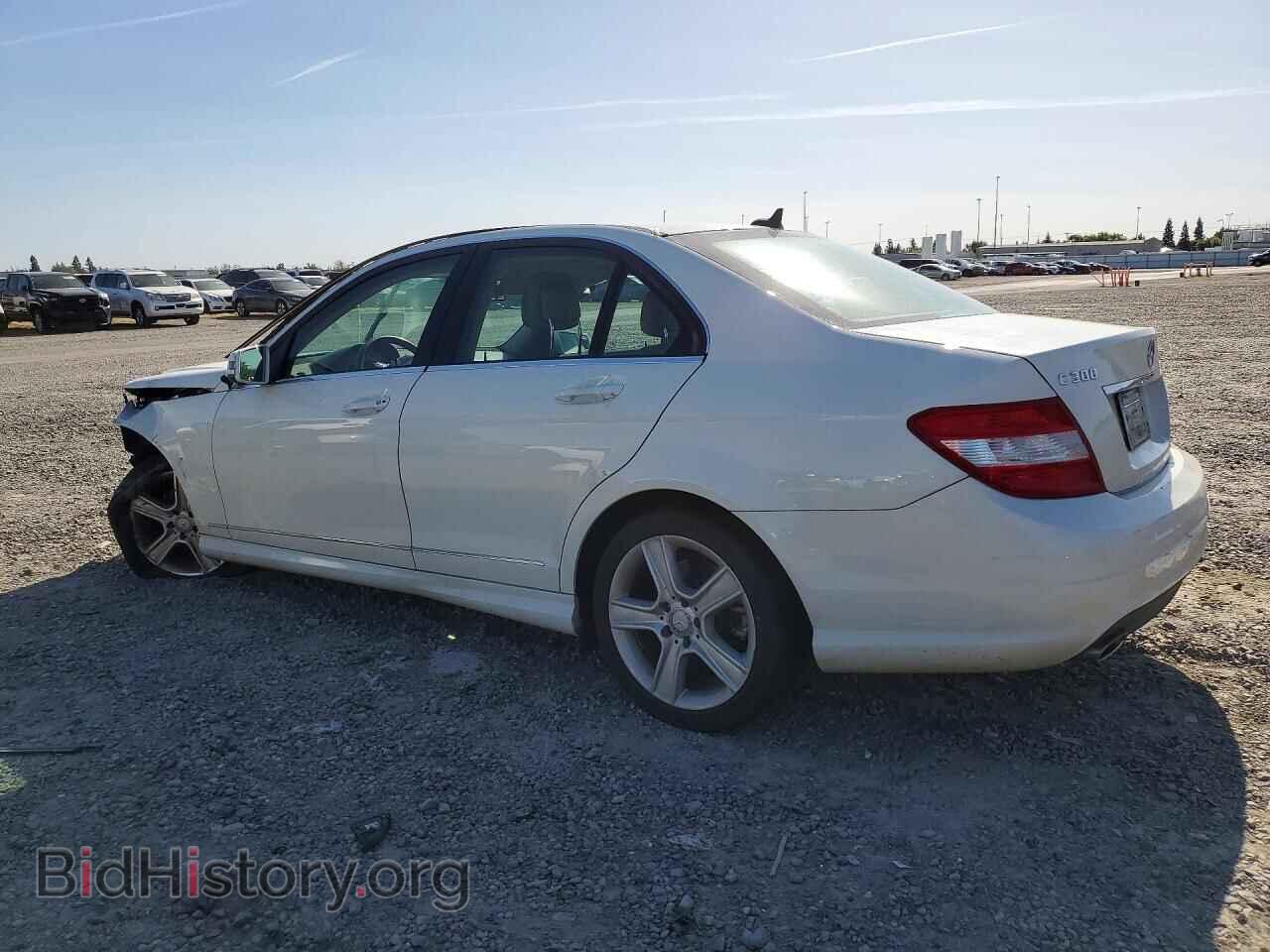 2011 MERCEDES-BENZ C-CLASS - VIN: WDDGF5EBXBF645071 - Фото 2