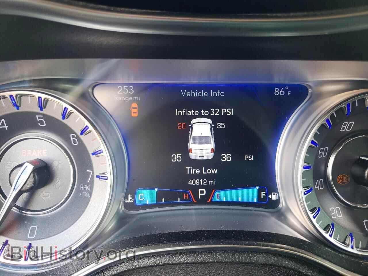 2018 CHRYSLER 300 - VIN: 2C3CCARG6JH314277 - Фото 9