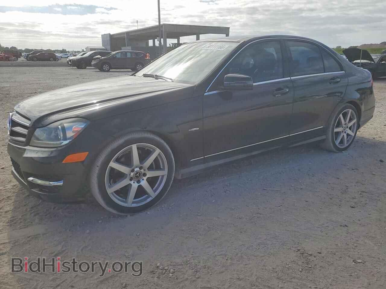 Photo WDDGF4HB0CA613119 - MERCEDES-BENZ C-CLASS 2012