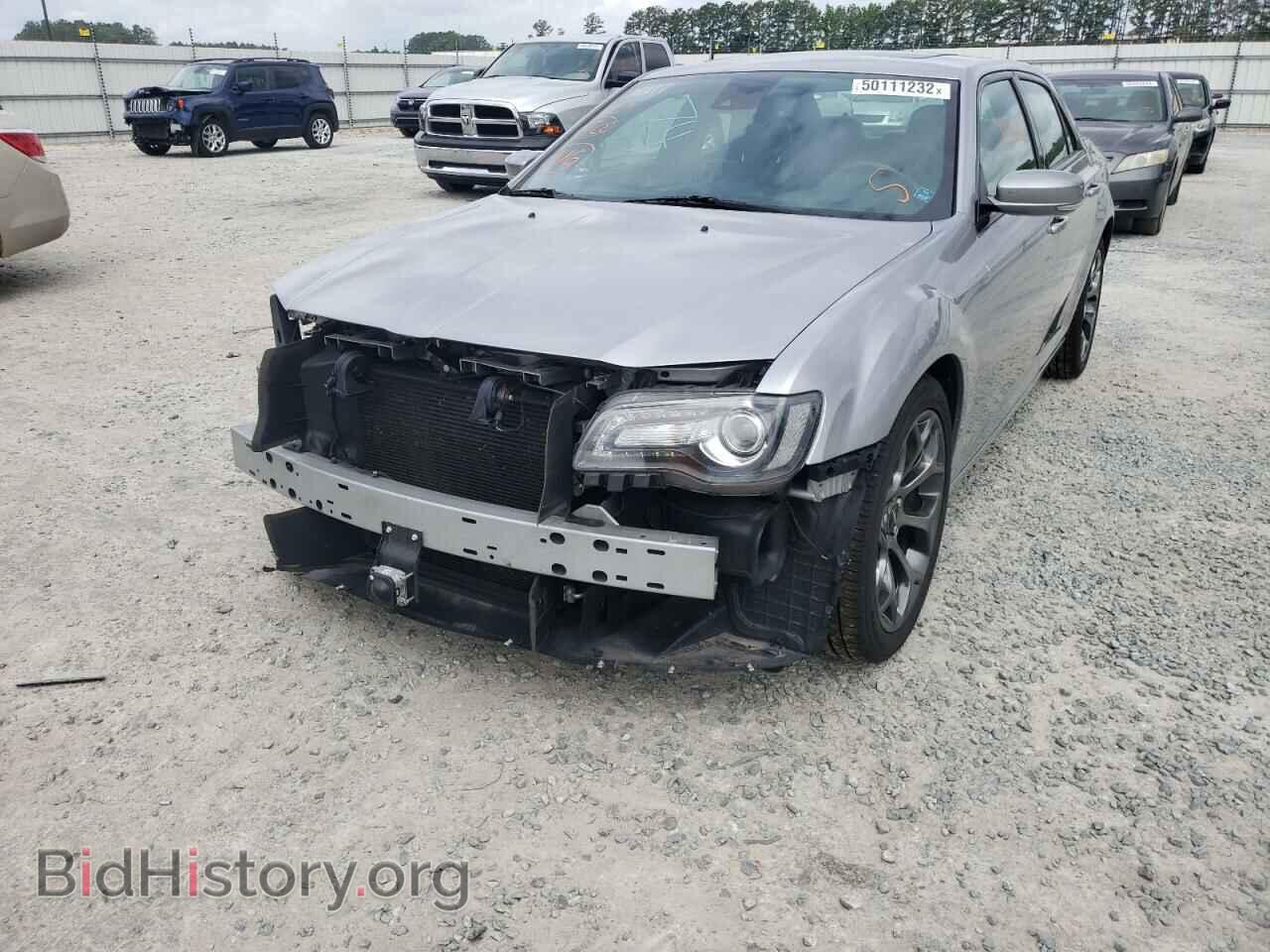 2018 CHRYSLER 300 - VIN: 2C3CCABG8JH262144 - Фото 2