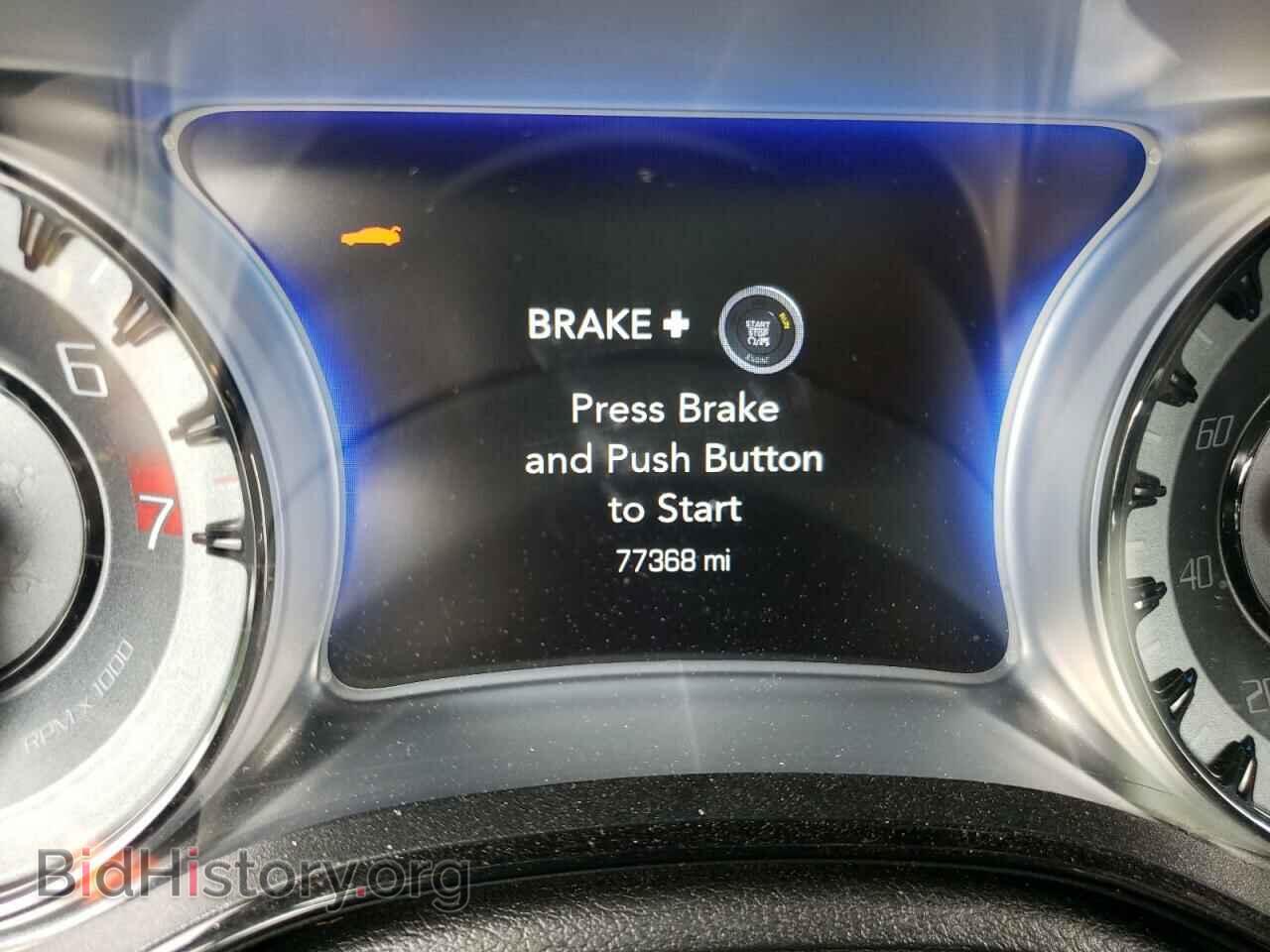 2018 CHRYSLER 300 - VIN: 2C3CCABG8JH262144 - Фото 8