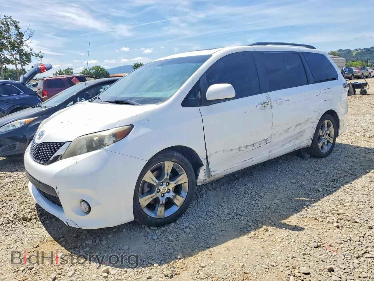 Фотография 5TDXK3DC7BS174047 - TOYOTA SIENNA 2011
