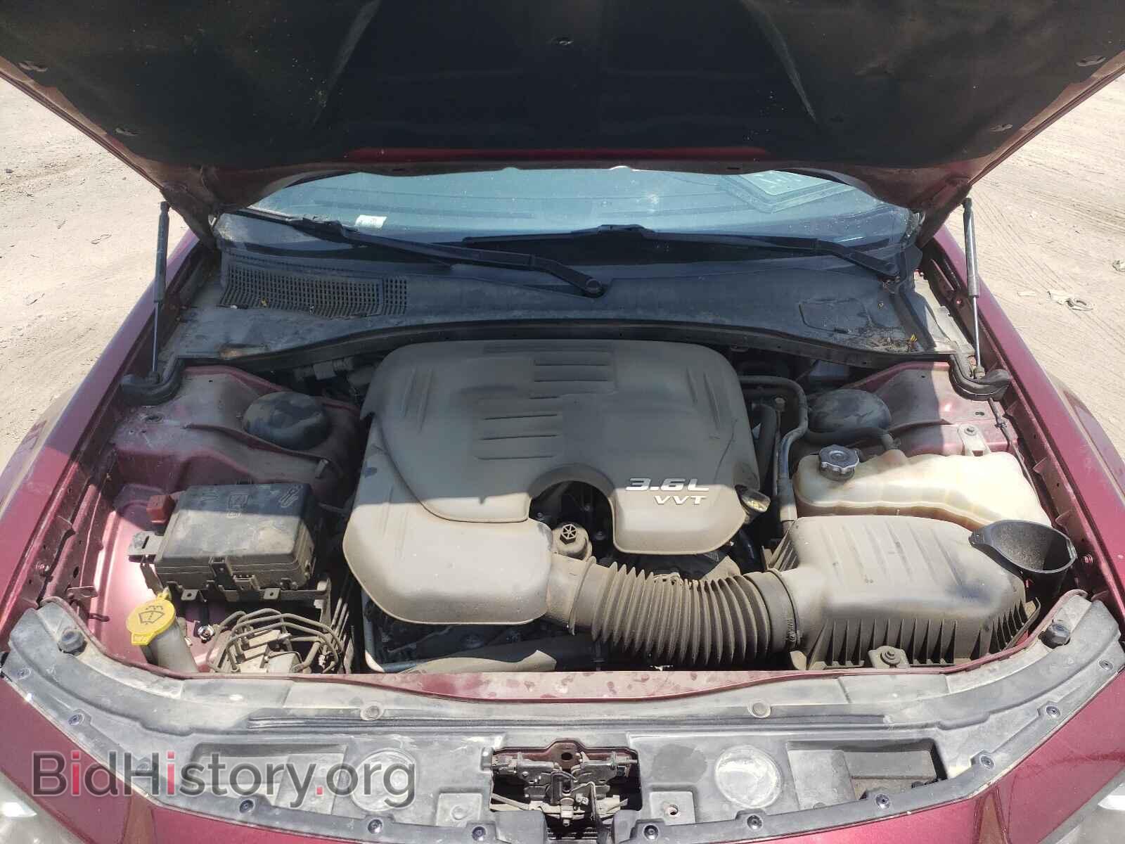 2019 CHRYSLER 300 - VIN: 2C3CCABG0KH697970 - Фото 7