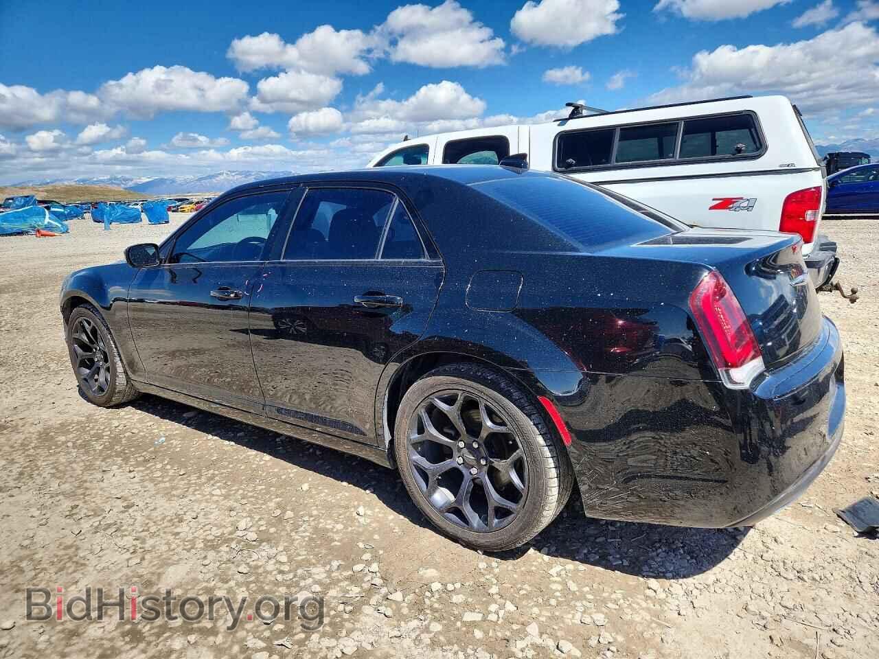 2019 CHRYSLER 300 - VIN: 2C3CCABG5KH654340 - Photo 2