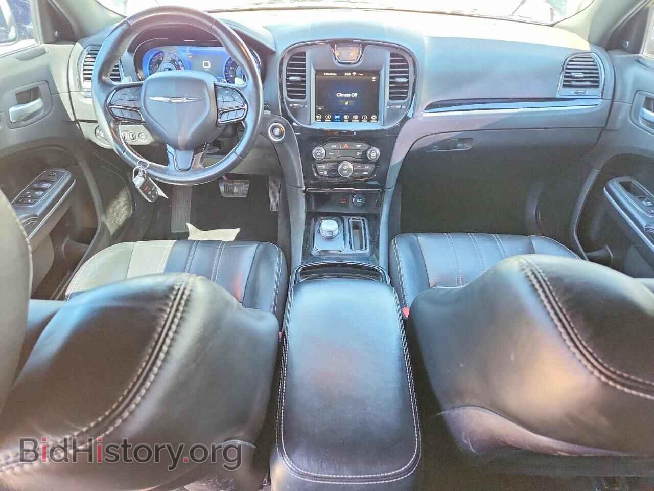 2019 CHRYSLER 300 - VIN: 2C3CCABG5KH654340 - Photo 8