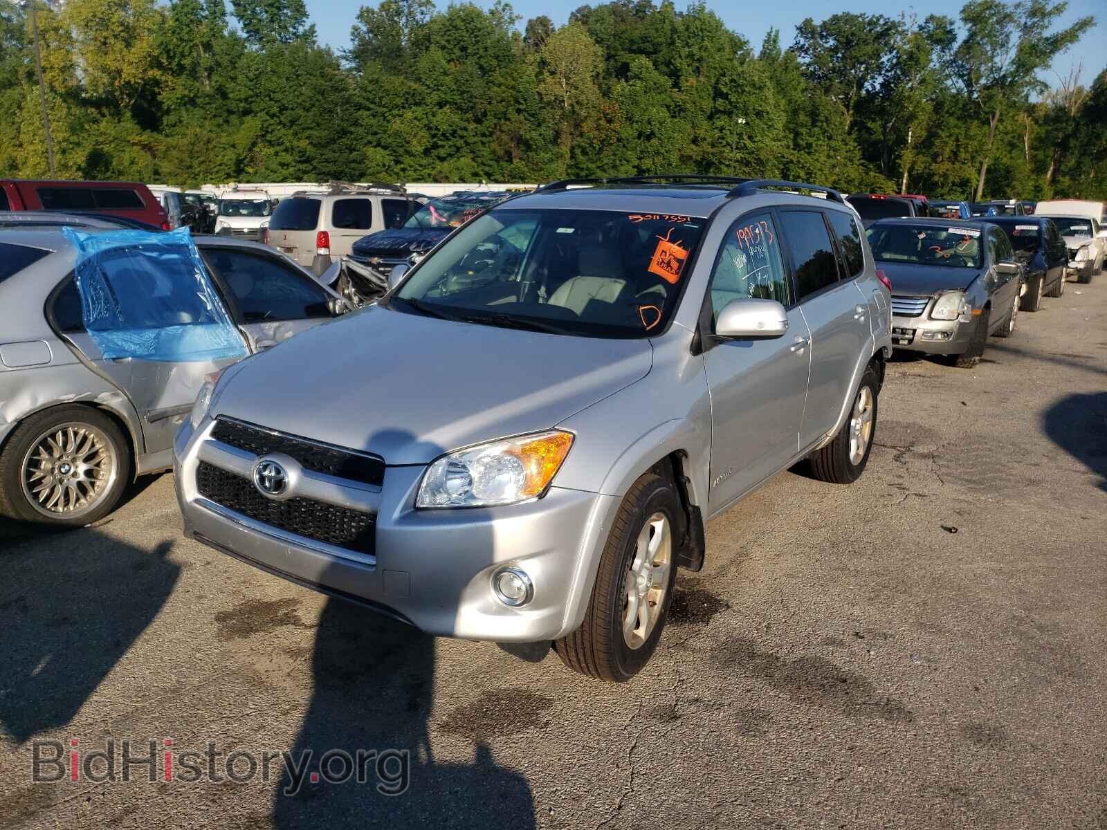 2011 TOYOTA RAV4 - VIN: 2T3YF4DV2BW073013 - Фото 2