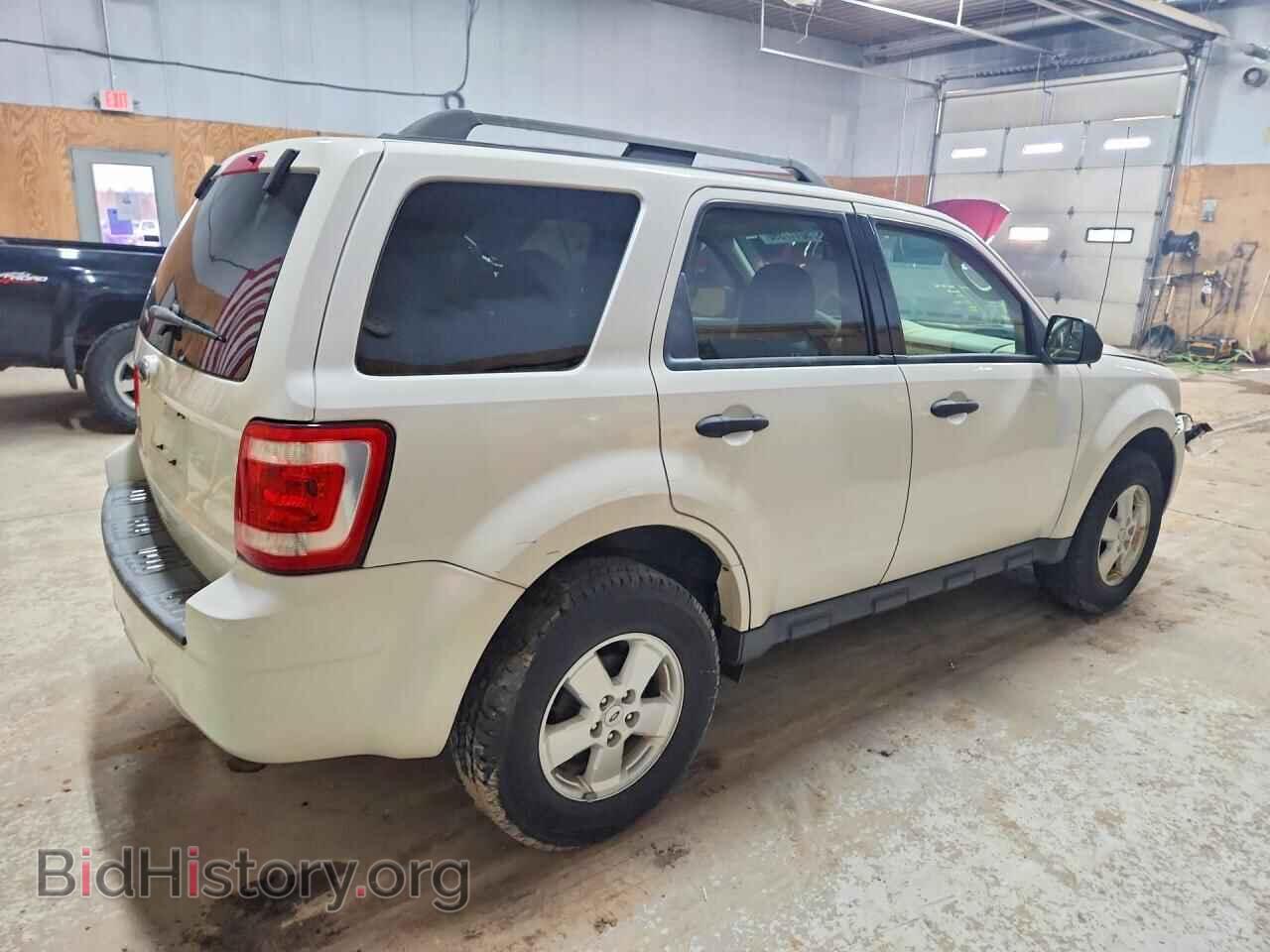 2010 FORD ESCAPE - VIN: 1FMCU0D77AKB10988 - Фото 3