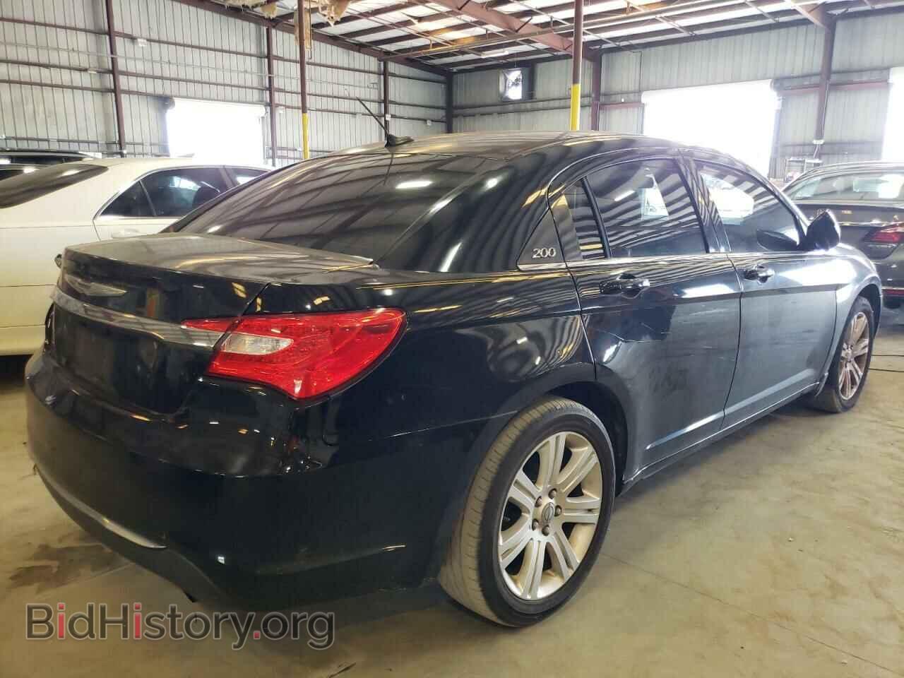 2013 CHRYSLER 200 - VIN: 1C3CCBAB6DN685828 - Фото 4