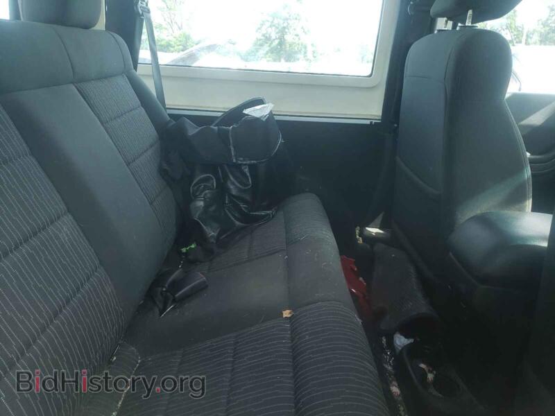 2011 Jeep WRANGLER (VIN 1J4AA2D14BL548823) — photo 6 of 10