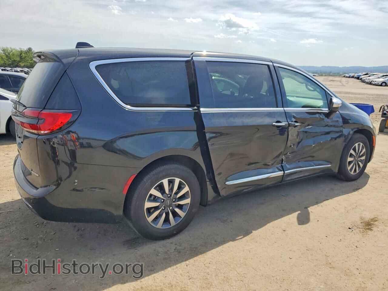 2023 CHRYSLER PACIFICA - VIN: 2C4RC1S75PR622687 - Photo 3
