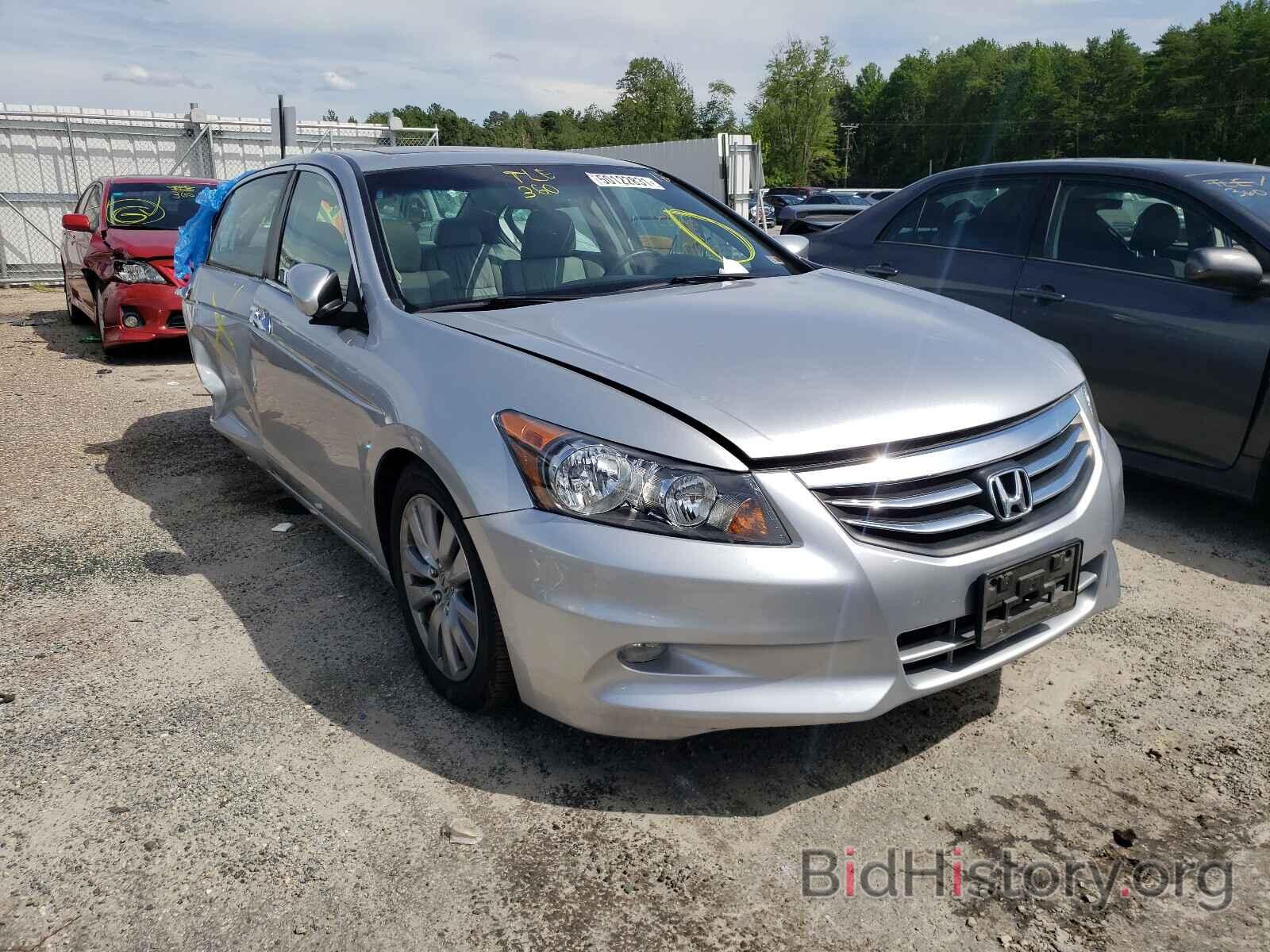 Photo 1HGCP3F84CA034093 - HONDA ACCORD 2012