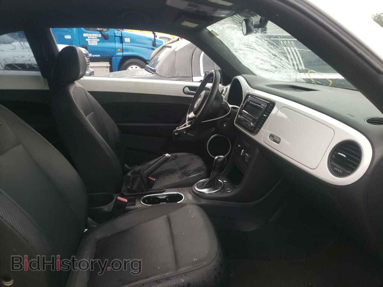 2013 VOLKSWAGEN BEETLE - VIN: 3VWJP7AT2DM602187 - Фото 5