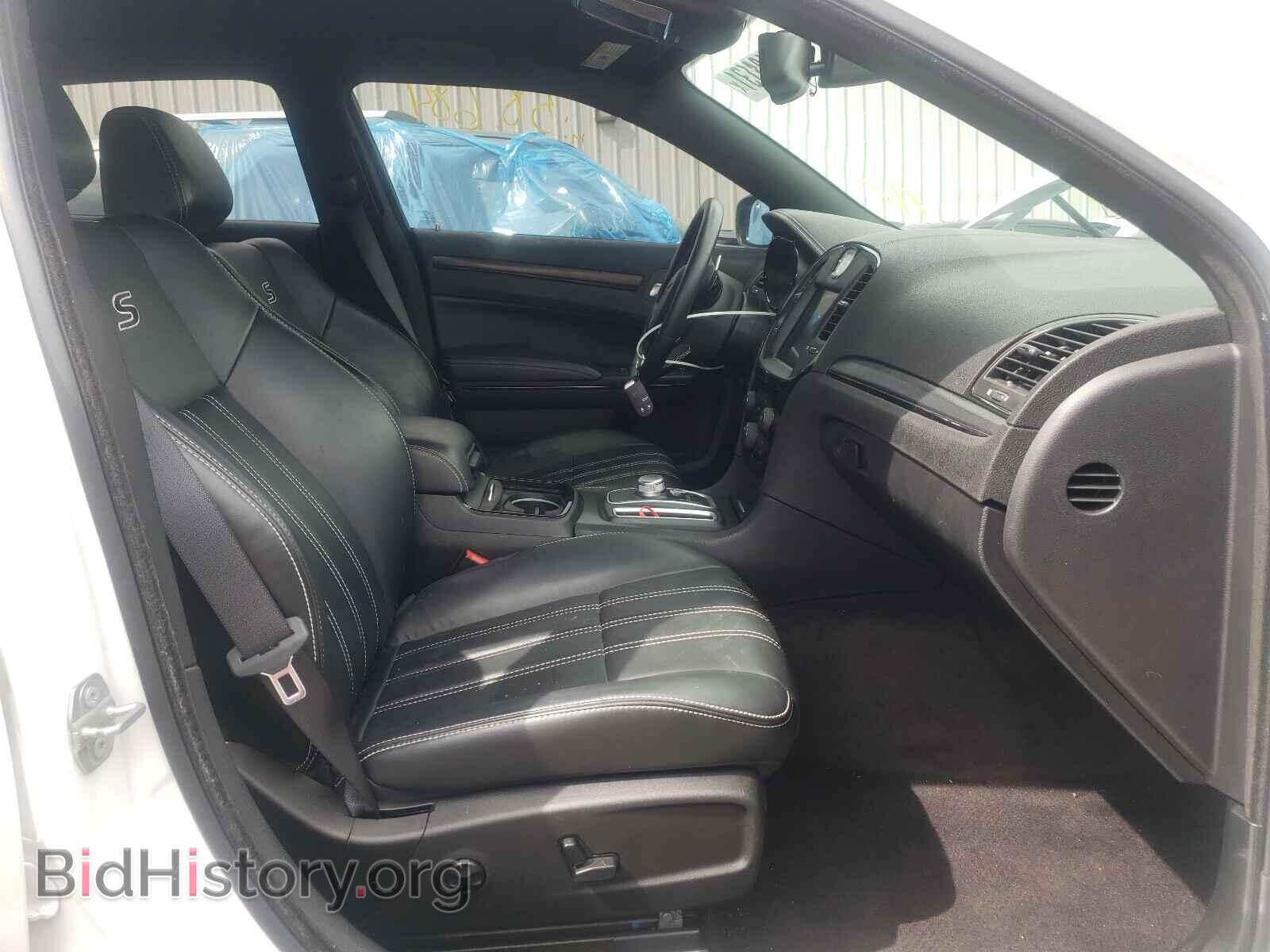 2016 CHRYSLER 300 - VIN: 2C3CCABG2GH238723 - Фото 5
