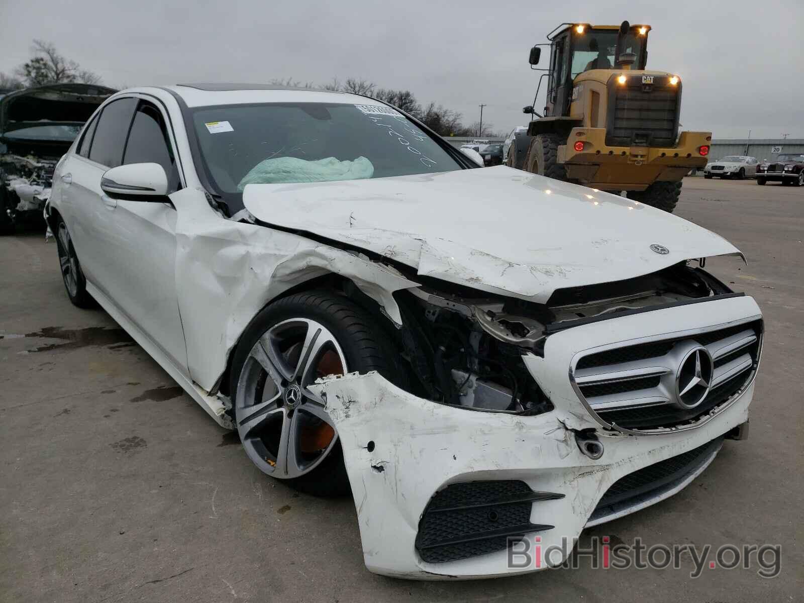 Photo WDDZF4JB8HA275821 - MERCEDES-BENZ E CLASS 2017