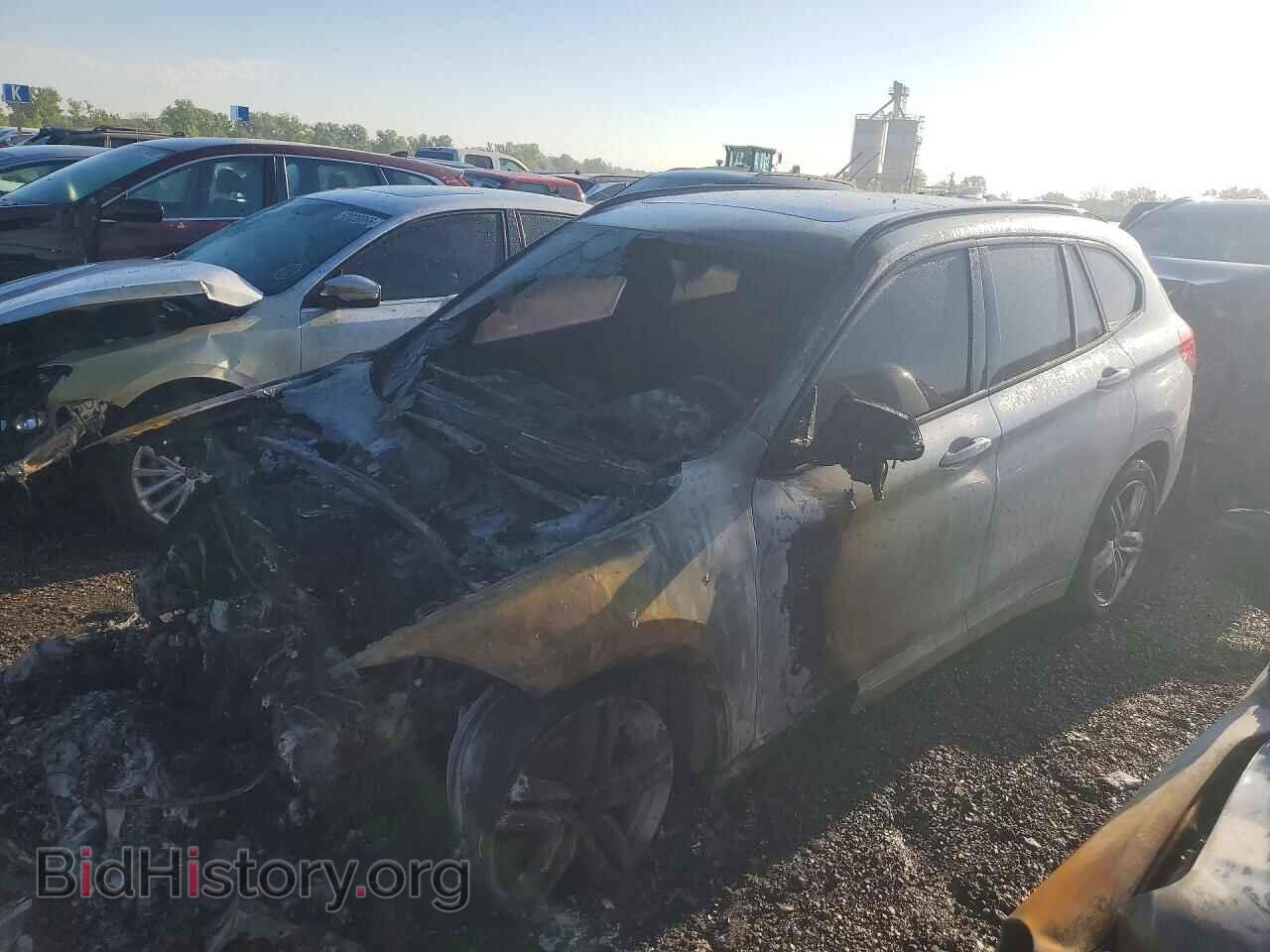 Фотография WBXHT3C31H5F80025 - BMW X1 2017