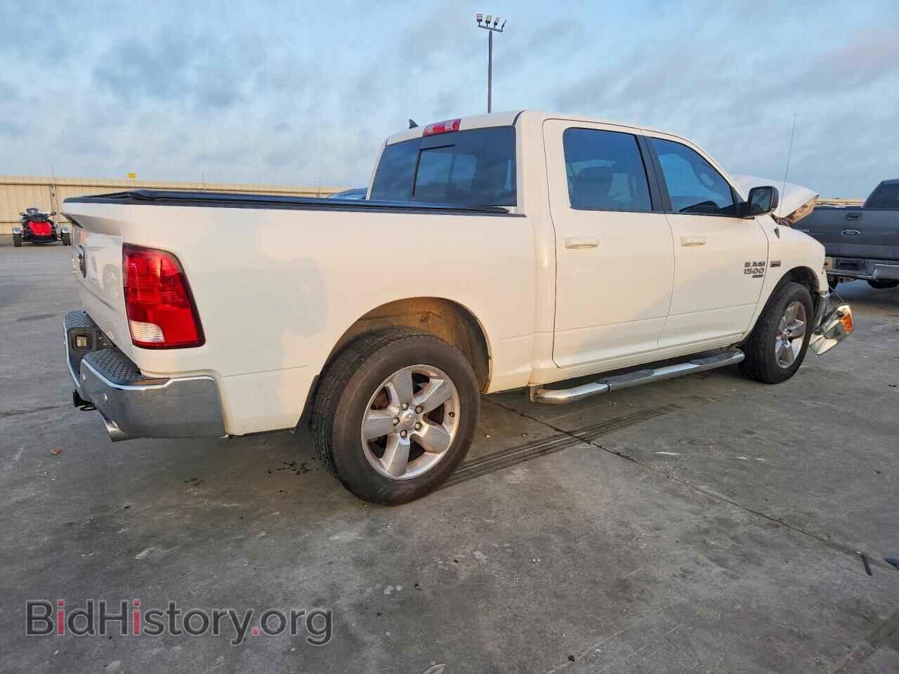 2019 RAM 1500 - VIN: 1C6RR6LT8KS512688 - Photo 3