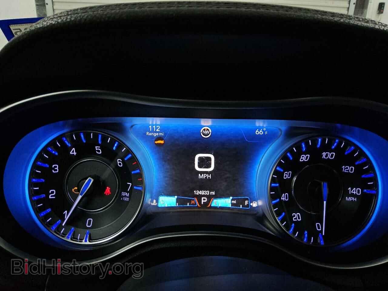 2016 CHRYSLER 300 - VIN: 2C3CCAAG6GH313912 - Фото 9