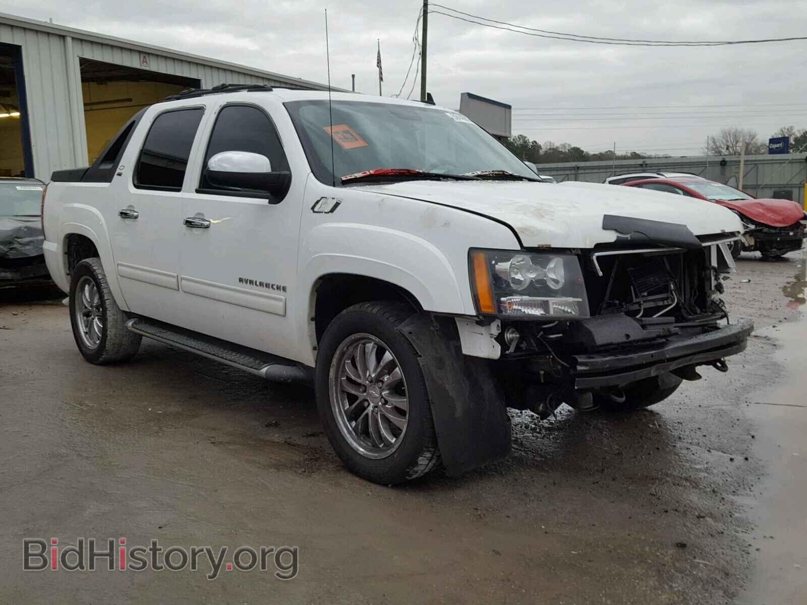 Photo 3GNVKFE02AG168318 - CHEVROLET AVALANCHE 2010