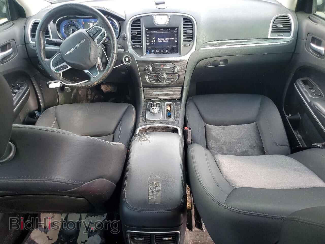 2019 CHRYSLER 300 - VIN: 2C3CCAAG6KH755744 - Фото 8