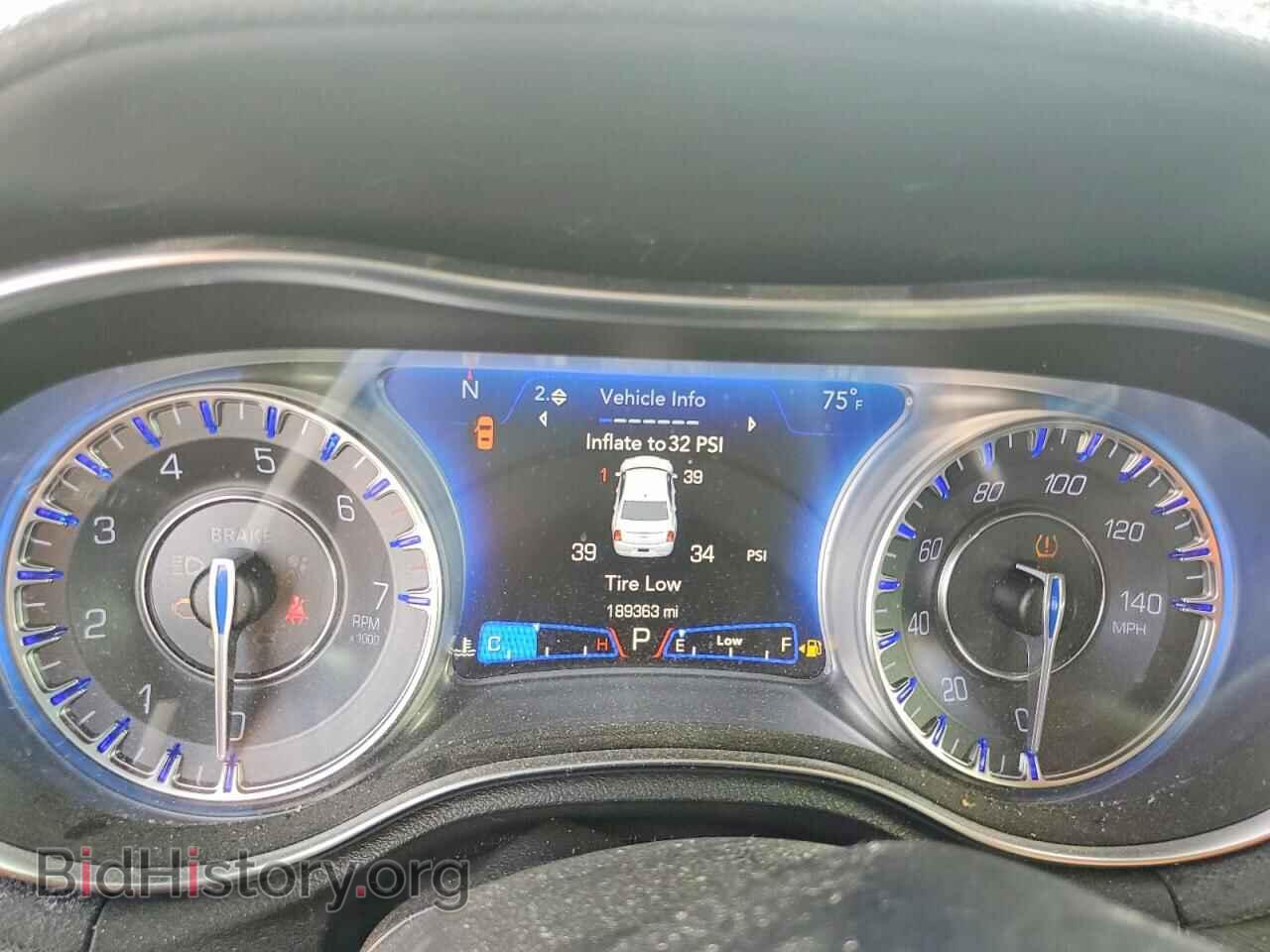 2019 CHRYSLER 300 - VIN: 2C3CCAAG6KH755744 - Фото 9