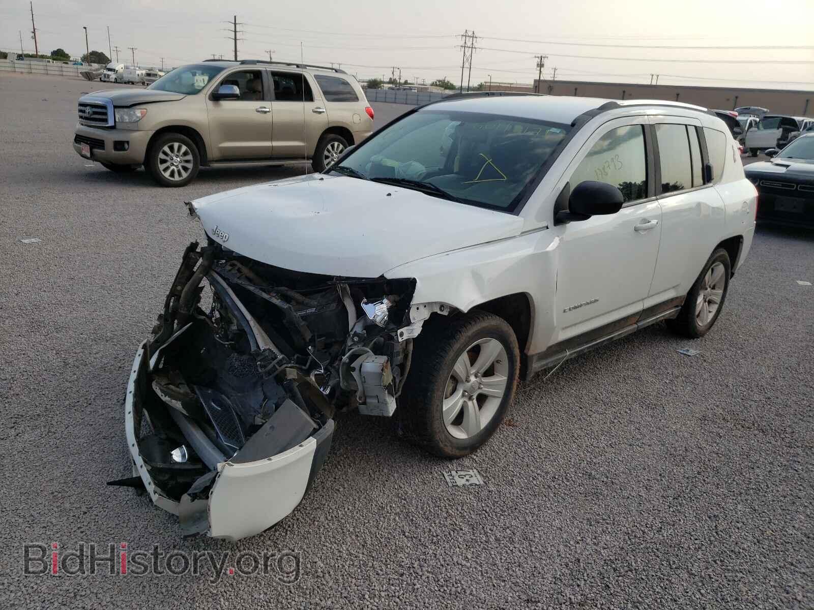 2012 JEEP COMPASS - VIN: 1C4NJDBBXCD621347 - Photo 2