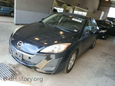 2011 Mazda 3 I, черный — VIN JM1BL1VF8B1407015, Copart