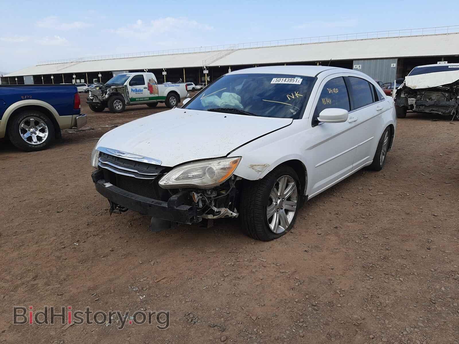 2012 CHRYSLER 200 - VIN: 1C3CCBAB6CN204927 - Фото 2