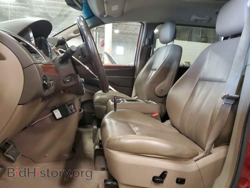 2011 Chrysler MINIVAN (VIN 2A4RR8DG1BR656438) — photo 7 of 13